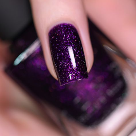 ILNP Guest List - Blackened Grape Holographic Nail Polish Purple Sparkly Nails, Color Uva, Ilnp Nail Polish, Nail Red, Magnetic Nail Polish, Wine Nails, Nail Board, Glittery Nails, Nail Designs Valentines