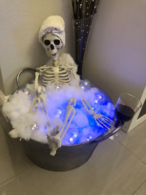 Med Spa Halloween Decor, Spa Skeleton, Halloween Salon Decor, Halloween Cafe Decor, Halloween Bar Decorations, Spooky Spa, Skeleton Bathtub, Budget Halloween Decorations, Skelton Ideas