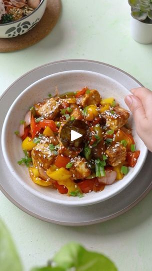 161K views · 6.5K reactions | When it comes to Indo Chinese or so called Chinjabhi snack, ChillI Paneer/Chicken is our all time favourite.

Chilli Paneer / Chicken : A perfect substitute to Paneer Tikka/chicken tikka, most ingredients are same the only difference is the sauces which goes into this and best part is you dont need tandoor at home

Recipe and ingredients details is pinned in comment section 

#chinesefood #snack #paneertikka #paneer #asian #snack #chilli #indianfood #easyrecipes #recipe #dillifoodies #devourpower | Sumit & Priyanka kapoor | James Quinn · Waterfall Tikka Chicken, Chilli Paneer, Paneer Tikka, Chicken Tikka, Home Recipes, Chinese Food, Paneer, Indian Food Recipes, Appetizer Recipes