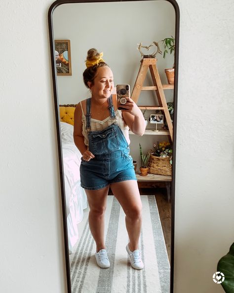 Mom shorts, shortalls, overalls, curvy girl, mom style, casual comfy, vans, hair scarf, bandana, crop top, beachy, tank top. http://liketk.it/2ONnk #liketkit @liketoknow.it #LTKcurves #LTKspring #LTKunder50 midsize style, midsize fashion, hourglass figure, #ltkmidsize #ltksummer #ltkbeach vacation, road trip Overall Shorts Outfit Midsize, Overall Shorts Outfit Plus Size, Midsize Overalls, Midsize Overalls Outfit, Plus Size Spring, Casual Spring Outfits 2023 Midsize, Midsize Boho Fashion, Short Curvy Girl Outfits, Overall Shorts Outfit