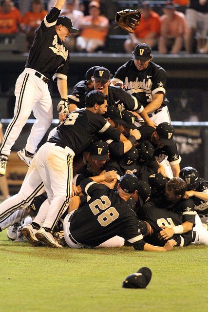 vanderbilt baseball - the most talented (and gorgeous) team in college athletics Vanderbilt Baseball, Baseball Score Keeping, Baylor Basketball, Baseball Wallpaper, Basketball Information, Baseball Hitting, Baseball Helmet, Vanderbilt Commodores, Baseball Bats