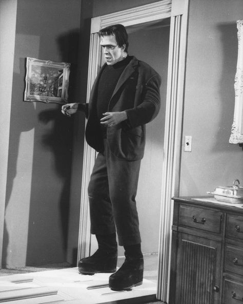 ‘Herman’s Diet’ Herman Monster, Fred Gwynne, 1313 Mockingbird Lane, Munsters Tv Show, Silly Monsters, Eddie Munster, Herman Munster, The Munster, 24x36 Poster