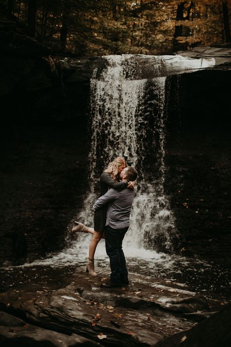 Cuyahoga Valley National Park Wedding, Brandywine Falls, Cuyahoga Valley National Park, Cuyahoga Falls, Engagement Photo Locations, National Park Wedding, Engagement Photos Fall, Engagement Pics, Fall Engagement