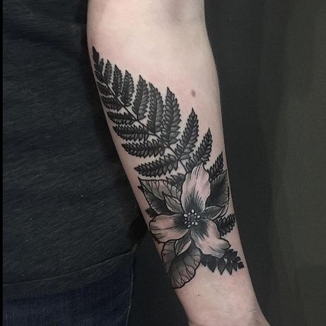 Tymeless Tattoo on Instagram: “Incredible black and grey fern and trillium done by @jamiesantosart . . . #fern #ferntattoo #trillium #trilliumtattoo #blackandgrey…” Trillium Flower Tattoo, Trillium Flower, Fern Tattoo, Shoulder Tattoos For Women, Sleeves Ideas, Forearm Tattoos, Skin Art, Body Mods, Shoulder Tattoo