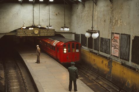 Glasgow Subway 1977 Bridge Street | Outer Circle Glasgow Sub… | Flickr Glasgow Subway, London Underground Train, London Underground Tube, Paisley Scotland, Underground Station, Third Rail, The Inner Circle, Glasgow City, Uk History