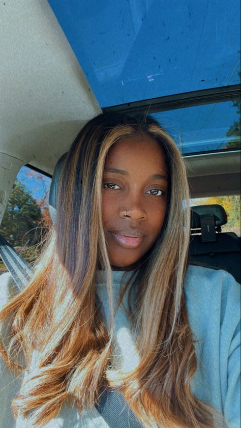 Y2k Highlights Brown Hair, Brown And Blonde Hair Black Women, Money Pieces On Brown Hair, Honey Blonde Streaks, Highlights For Black Women, Blonde Styles, Hair Honey Blonde, Natural Hair Highlights, Hair Growth Methods