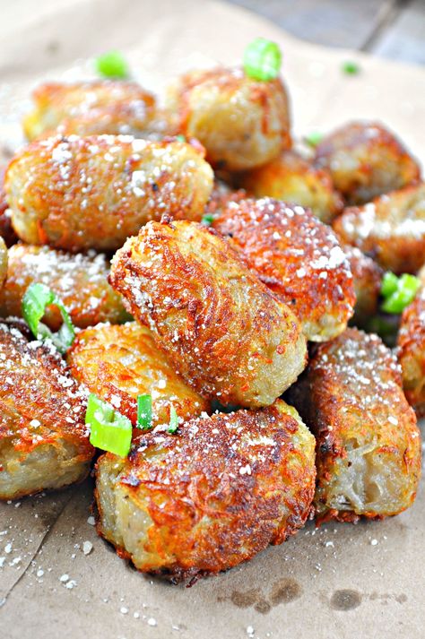 Vegan Parmesan Truffle Tater Tots - Rabbit and Wolves Vegan Garlic Aioli, Truffle Aioli, Homemade Tater Tots, Rabbit And Wolves, Tater Tot Recipes, Vegan Truffles, Potato Tots, Vegan Nutella, Vegan Fast Food