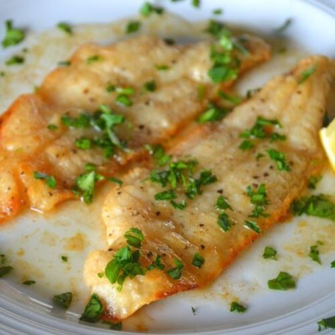 Dover Sole Meunière Recipe - Home Cooks Classroom Sole Fillet Recipes, Sole Recipe, Homemade Fish And Chips, Honey Soy Salmon, Sole Recipes, Dover Sole, Air Fryer Recipes Snacks, Chicken Piccata Recipe, Trout Recipes