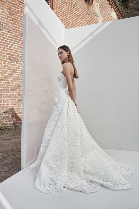 Allison en | Collezione 2023 en | Bridal | Peter Langner Peter Langner, Wedding Atelier, Corset Bodice, Asian Bridal, Wedding Dresses Strapless, Bridal Salon, Wedding Dress Couture, Lace Corset, Couture Wedding