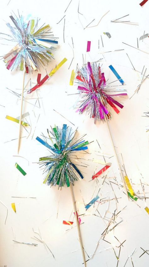 DIY Tinsel Drink Stirrers (Swizzle Sticks) | Baubles To Bubbles Diy Swizzle Sticks, Tinsel And Tinis Party, Diy Drink Stirrers, Drink Stirrers Diy, Christmas Drink Stirrers, Diy Tinsel, Nye Party Decorations, 4th Of July Cocktails, Ribbon Sticks