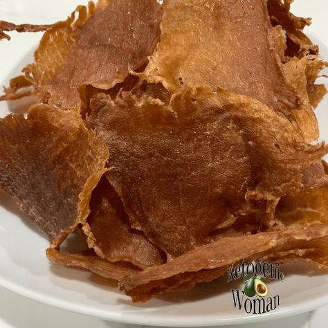 Carnivore Meat Crackers, Diy Carnivore Crisps, Carnivore Crisps Recipe, Carnivore Charcuterie Board, Carnivore Chips, Carnivore Benefits, Dried Meat Recipe, Carnivore Diet Before And After Women, Dehydrator Snacks