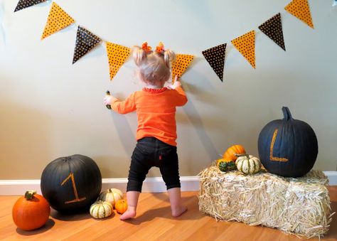 Could paint pumpkins and write month on it if it's too cold for his monthly onesies. Can do the same for Hunter since he doesn't have any. Diy Fall Photoshoot For Kids, Baby Cook, Halloween Mini Session, Fall Photo Session, Paint Pumpkins, Daycare Themes, Monthly Onesies, School Pics, Fall Pics