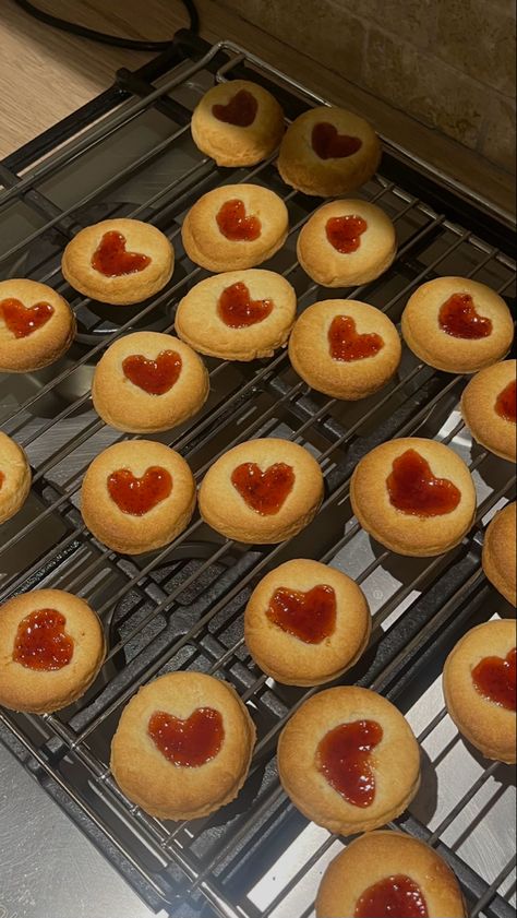 Making Cookies Aesthetic, Strawberry Jam Cookies, Baking With Friends, Jam Biscuits, Heart Cookies Recipe, Friends Sleepover, Man Eater, Cookie Pictures, Raspberry Cookies