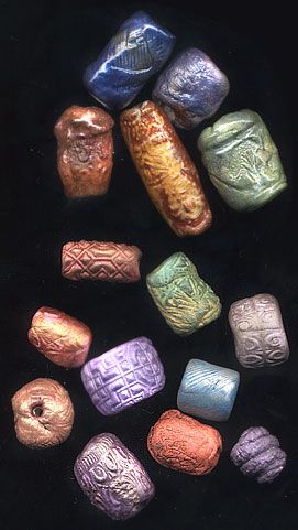 Beads from air-dry clay, rolled over stamps, then colored with embossing powders, acrylic paints and metallic wax rub ons. Air Dry Clay Beads, Craft Clay, Clay Moulding, Homemade Clay, Jewelry Clay, Air Dry Clay Projects, Bead Making, Polymer Beads, Clay Crafts Air Dry