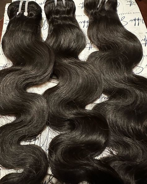 Good hair doesn’t have to break the bank! 💸 Shop Nikki Smith Hair Collection for our affordable Quick Weave Hair Extensions! 💁🏽‍♀️ Our Quick Weave Hair: ✨ Lasts up to 6 months ✨ Can be bleached up to #27 ✨ Is super affordable ✨ Comes with FREE SHIPPING! Don’t compromise on quality or style. Get the hair you want without breaking the bank! 💖 Shop now and slay your hair game! #NikkiSmithHairCollection #AffordableHairExtensions #QuickWeaveHair #FreeShipping #michiganhairstylist Quick Weave Hair, Weave Hair Extensions, Brazilian Body Wave Hair, Luxurious Hair, Weave Hair, Quick Weave Hairstyles, Quick Weave, Good Hair, Brazilian Body Wave