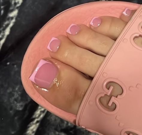 French Toe Nails, Pink Toe Nails, Gel Toe Nails, Acrylic Toes, Acrylic Toe Nails, Toe Nail Color, Pretty Toe Nails, Cute Toe Nails, Girly Acrylic Nails