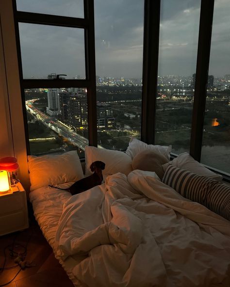 Bedroom Aesthetic Cozy, City View Apartment, Apartment View, High Rise Apartments, Future Apartment Decor, Living Alone, Future Apartment, New York Apartment, Nyc Apartment