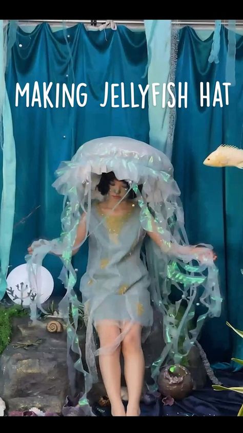 Costume Meduse, Jellyfish Hat, Karneval Diy, Jellyfish Costume, Fair Outfits, Hallowen Costume, Idee Cosplay, Cosplay Tutorial, Cosplay Diy