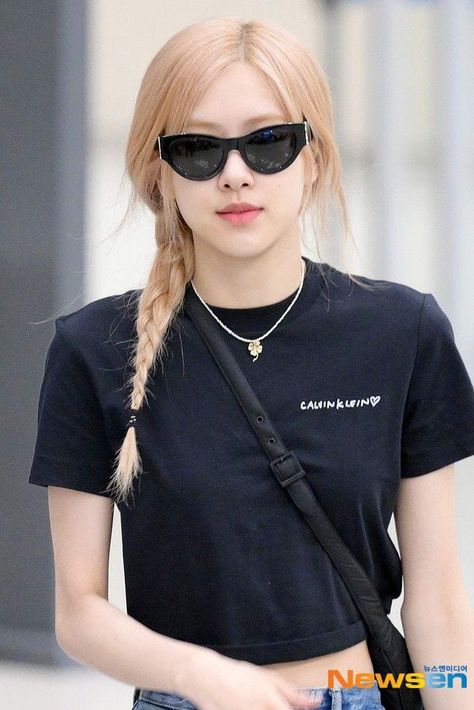 Blackpink Sunglasses, Rose Blackpink, Icn Airport, Incheon Airport, Park Chaeyoung, Love Rose, Rosé Blackpink, Blackpink Photos, Incheon