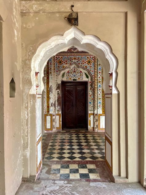 Traditional Pakistani House, Pakistani Traditional Aesthetic, Pakistani Aesthetic Photography, South Asian Home Aesthetic, Pakistani House Interior, South Asian Interior, Afghan Architecture, Pakistani Interior Design, Pakistani Culture Aesthetic