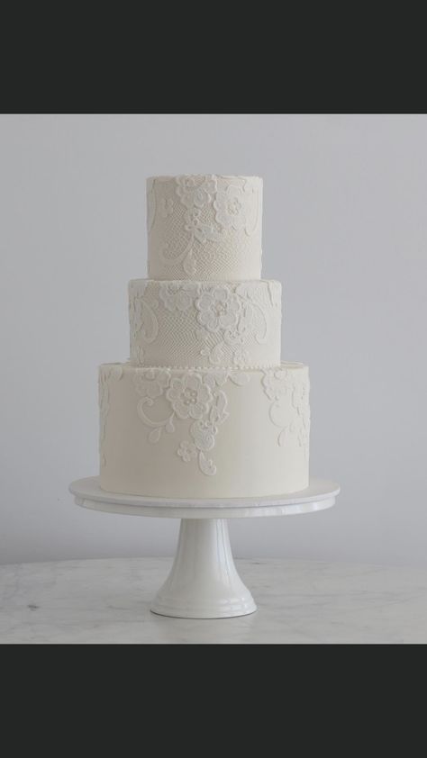 Classy Wedding Cakes, 2025 Inspiration, Colombia Wedding, Three Tier Wedding Cake, 4 Tier Wedding Cake, 50 Years Anniversary, Stand Ideas, Simple Wedding Cake, Tiered Wedding Cake