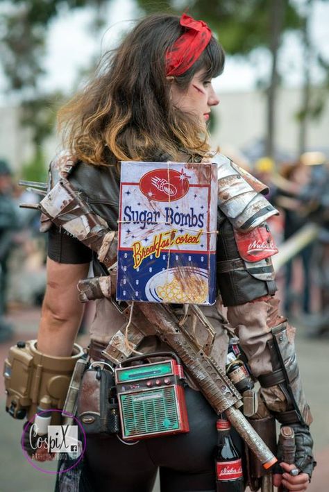 Fallout Raider Cosplay, Fallout New Vegas Cosplay, Fallout Cosplay Women, Fallout Outfits, Fallout 4 Costume, Fallout Raider, Fallout Costume, Fallout Props, Dark Deco