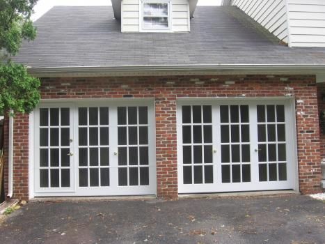 Industrial Garage Door, Industrial Garage, Estilo Cottage, Garage To Living Space, Custom Garage Doors, Garage Door Types, Converted Garage, Garage Renovation, Garage Bedroom