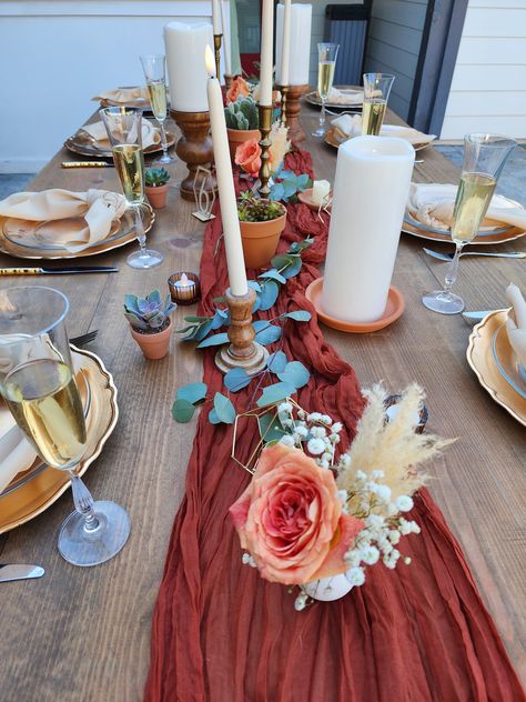 Terracotta Tablescape, Terracotta Wedding Table Settings, Eclectic Tablescape, Dining Tablescapes, Latina Wedding, Sage Wedding, Wedding Place Settings, Rectangle Table, Mock Up