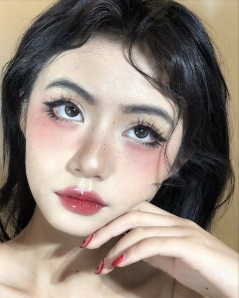 Make Up Korean, Doe Eye Makeup, Dewy Makeup Look, Asian Makeup Looks, Y2k Makeup, Rhinestone Makeup, Formal Makeup, Dewy Makeup, Doe Eyes