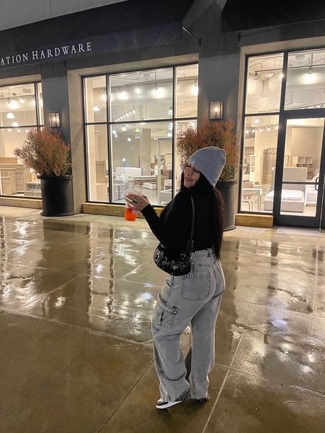 #fashion #aesthetic #instagram #outfitideas #rainyday #grayoutfit #h&m #starbucks #cold #instagrampostideas #beanie #ootdfashion Grey Beanie Outfit, Fashion Aesthetic Instagram, Beanie Outfit, Grey Beanie, Grey Outfit, Cute Outfit, Fashion Aesthetic, Rainy Days, Ootd Fashion