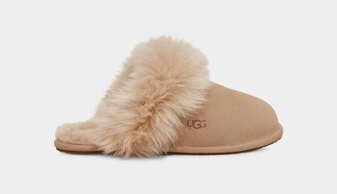 Scuff Sis Ugg, Ugg Scuff Sis, Ugg Slippers Outfit, Pink Ugg Slippers, Slipper For Women, Wishlist 2022, Slippers Outfit, Ugg Slippers Women, Pink Uggs