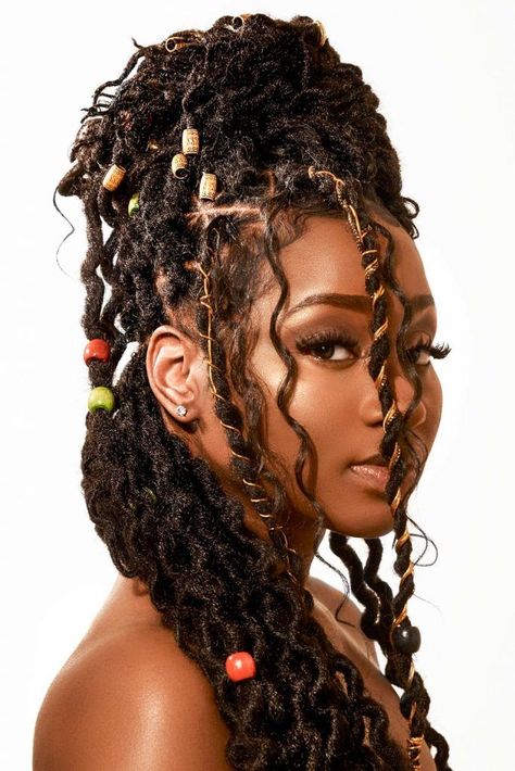 Braids With Beads Ideas For Those Who Choose To Be In The Spotlight ★ Nia Long Short Hair, Women With Dreadlocks, Box Braids Updo, Hair Braid Beads, Faux Hawk Braid, Braided Top Knots, Braiding Your Own Hair, Faux Locs Hairstyles, Long Box Braids