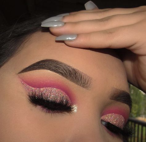 Make Up Designs, Makijaż Smokey Eye, Eye Makeup Designs, Colorful Eye Makeup, Makeup Eye Looks, Creative Eye Makeup, Pink Vibes, Eye Makeup Art, Baddie Makeup