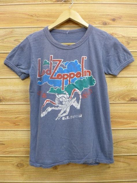 70s Led Zeppelin, Rock Band T Shirts, Vintage Outfits 1950s, Vintage Outfits Skirts, Led Zeppelin Vintage, Vintage Outfits Winter, Vintage Outfits 50s, Thrift Vintage, 70s Shirts