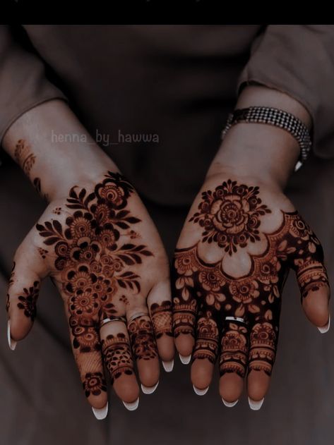 Short Mehndi Design Aesthetic, Palm Mendhi, Mahendiii Design, Aesthetic Mehndi Design, Aesthetic Mehendi, Aesthetic Mehndi Designs, Finger Mehndi Style, Mehndi Designs For Eid, Finger Mehendi Designs