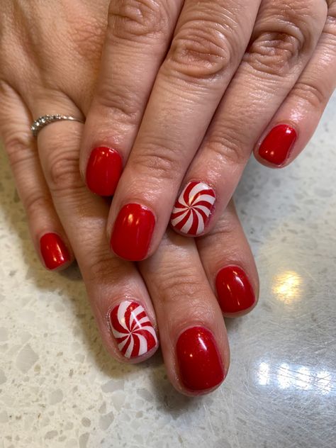 Peppermint Toenails Nail Design, Christmas Nail Designs Candy Cane, Peppermint Candy Nails, Peppermint Nails Acrylic, Christmas Peppermint Nails, Mrs Claus Nails, Peppermint Christmas Nails, Dr Pepper Nails, Peppermint Nail Art