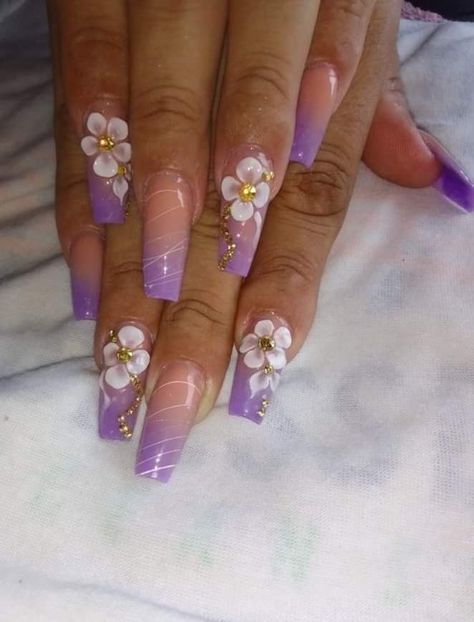 Tangle Inspired Nails, Rapunzel Nails Ideas, Rapunzel Quince Nails, Purple Flower Nails Acrylic, Tangled Nail Designs, Rapunzel Nail Designs, Tangled Nails Acrylic, Tangled Rapunzel Nails, Rapunzel Nails Acrylic