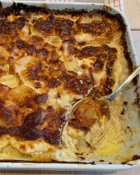 Ina Garten Shares Her Best Recipes for a 'Micro Thanksgiving' — Get Them All! Fennel Potato, Low Carb Pita Bread, Fennel Gratin, Twist Potato, Smashed Sweet Potatoes, Savory Bread Puddings, Bread Pudding With Apples, Roast Turkey Recipes, Gluten Free Potatoes