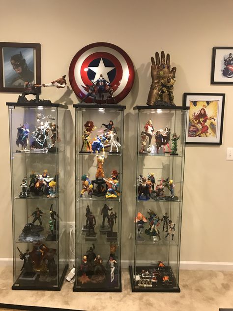 Marvel Collection Display, Collectibles Room, Comic Book Rooms, Toy Collection Room, Action Figure Display Case, Toy Collection Display, Marvel Room, Funko Pop Display, Superhero Bedroom