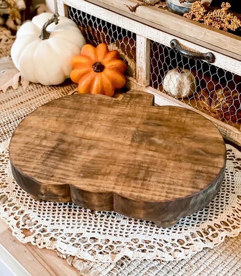 We are excited to announce we are now carrying these beautiful Pumpkin Risers by @birchlanebyjennifer 🧡🧡 These risers can be used so many… | Instagram Fall Decor Wood Diy, Thanksgiving Farmhouse Decor, Fall Wood Pumpkins, Thanksgiving Wood Decor, Fall Scrap Wood Projects, Fall Woodworking Projects, Diy Fall Wood Decor, Fall Diy Crafts To Sell, Halloween Decor 2024