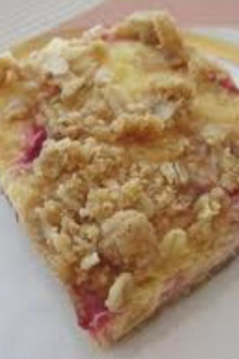 Sour Cream Rhubarb Squares Rhubarb Squares, Rhubarb Dream Bars, Nutritious Meal Ideas, Rhubarb Cookies, Maine Food, Candy Bar Recipe, Rhubarb Desserts, Square Recipes, Just A Pinch Recipes