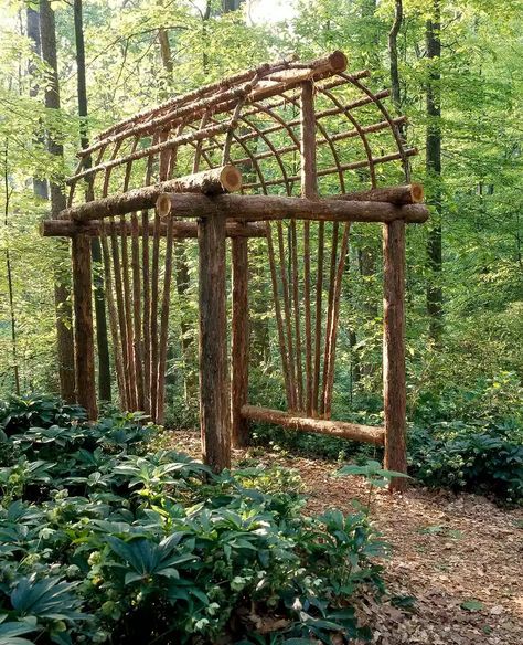 13 Rustic Arbor Ideas to Add Romantic Charm to Your Garden Diy Rustic Pergola Ideas, Wood Pole Ideas, Rustic Arbor Ideas, Rustic Pergola Ideas, Log Pergola, Wood Garden Trellis, Arched Pergola, Rustic Trellis, Arbor Ideas