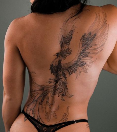 Phoenix Back Tattoo, Phoenix Tattoo Feminine, Skin Color Tattoos, Phoenix Bird Tattoos, Phoenix Tattoo Design, Tattoo Back, Inspiration Tattoos, Tattoos For Black Skin, Geniale Tattoos