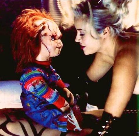 Jennifer Tilly Bride Of Chucky, Alexis Arquette, Chucky Pfp, Tiffany Bride Of Chucky, Chucky And Tiffany, Tiffany Bride, Tiffany Valentine, Chucky Movies, Chucky Horror Movie