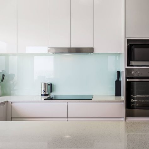 Smartstone Santorini Benchtop with 100% Gloss 2 pac Cupboards. Splashback Aqua. Aqua Splashback Kitchen, Modern Grey Kitchen, Aqua Kitchen, Kitchen Renovation Inspiration, White Cupboards, 2 Pac, Simple Kitchen Design, Renovation Inspiration, Condo Kitchen