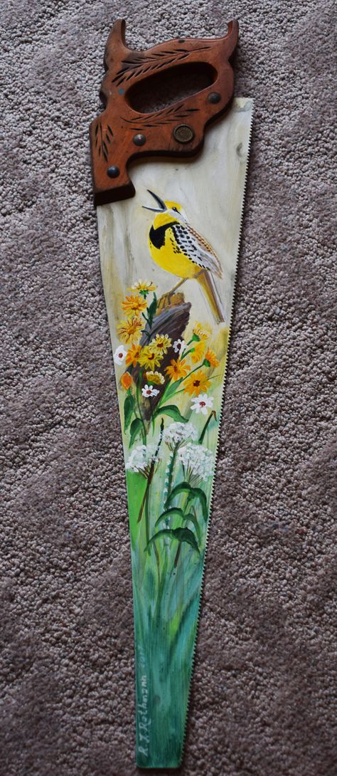 Painted Old Hand Saws, Painting On Saw Blades Ideas, Painting On Old Hand Saws, Saw Art Ideas, Hand Saw Painting Ideas, Saw Painting Ideas, Old Saw Blades Ideas, Painted Saw Blades Ideas, Handsaw Painting