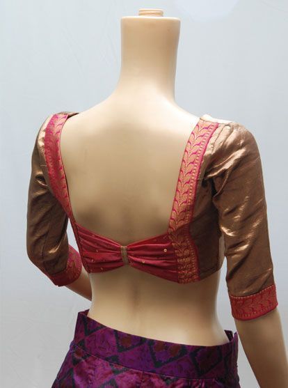 Banarsee Saree Blouse Design, Backless Blouse Designs, Saree Blouse Neck Designs, New Saree Blouse Designs, Latest Model Blouse Designs, Traditional Blouse Designs, Blouse Back Neck Designs, Blouse Back, Sari Blouse Designs