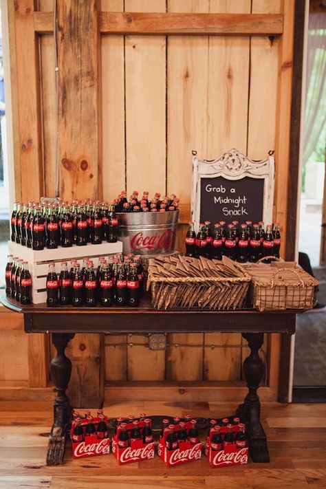 Coke Bar, Soda Bar At Wedding, Wedding Snack Ideas, Wedding Soda Station, Wedding Midnight Snack Ideas, Rustic Wedding Food, Wedding Soda Bar, Soda Bar Wedding Drink Stations, Snack Bar Wedding