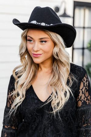 What To Wear In Nashville: 31 Nashville Outfits To Make Heads Turn Cowboy Hat Outfit Woman, Nashville Bachelorette Party Outfit, Cowgirl Bachelorette Party Outfits, What To Wear In Nashville, Cowboy Hats Women, Meet Me There, Cowboy Hat Styles, Cowgirl Bachelorette Parties, Black Cowboy Hat