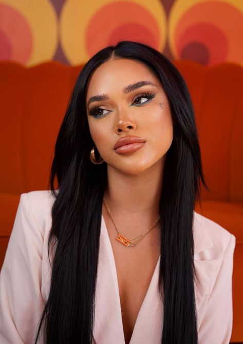 Love Island USA Contestant Cely Vazquez Love Island, Love Island Contestants, Love Island Usa, Chestnut Hair, High Fashion Branding, Mesmerizing Beauty, Face Card, Greater Good, Island Girl